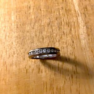 Beautiful Round,Brilliant Cut, 18K Diamond Ring.